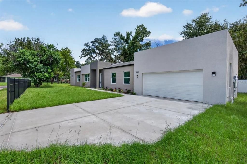 For Sale: $750,000 (4 beds, 2 baths, 2050 Square Feet)