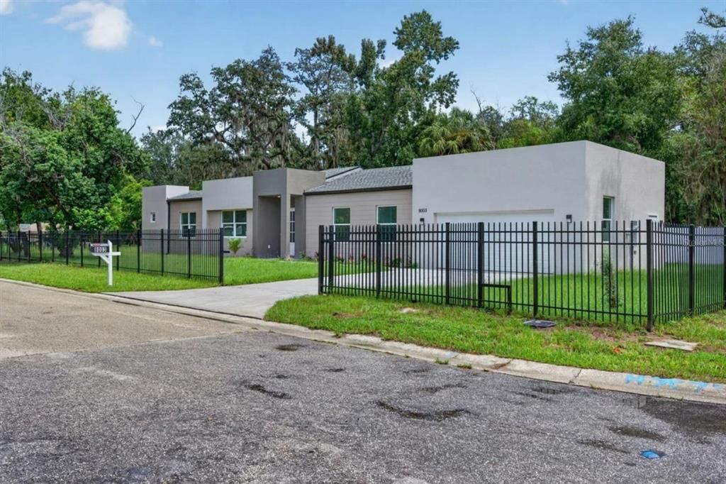 For Sale: $750,000 (4 beds, 2 baths, 2050 Square Feet)