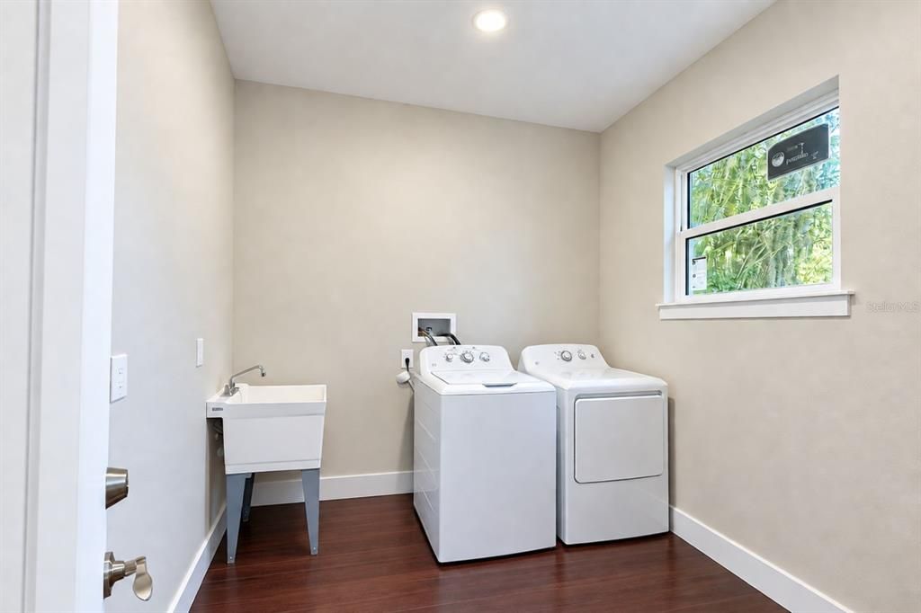 For Sale: $750,000 (4 beds, 2 baths, 2050 Square Feet)