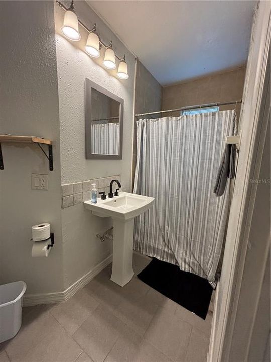 En Venta: $480,000 (3 camas, 2 baños, 1400 Pies cuadrados)