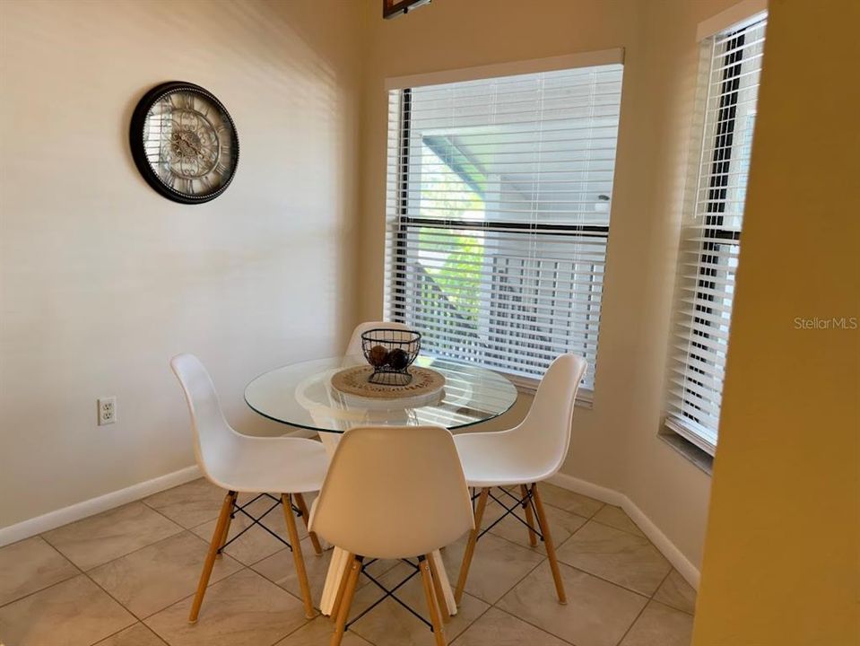 En Venta: $255,000 (2 camas, 2 baños, 1174 Pies cuadrados)