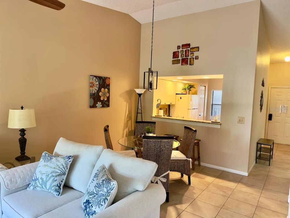 En Venta: $255,000 (2 camas, 2 baños, 1174 Pies cuadrados)
