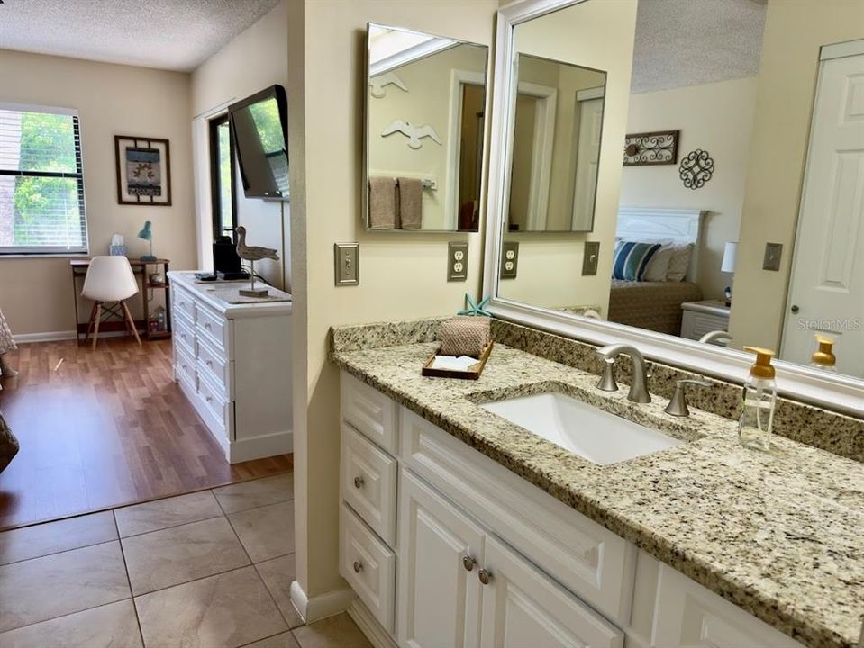 En Venta: $255,000 (2 camas, 2 baños, 1174 Pies cuadrados)