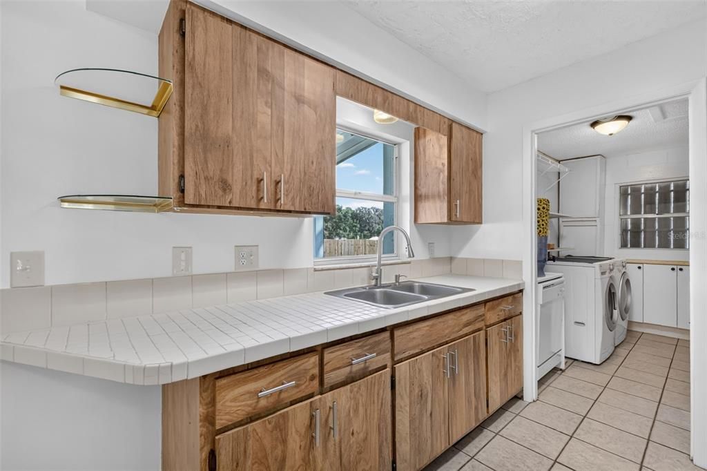 For Sale: $217,500 (3 beds, 1 baths, 1139 Square Feet)