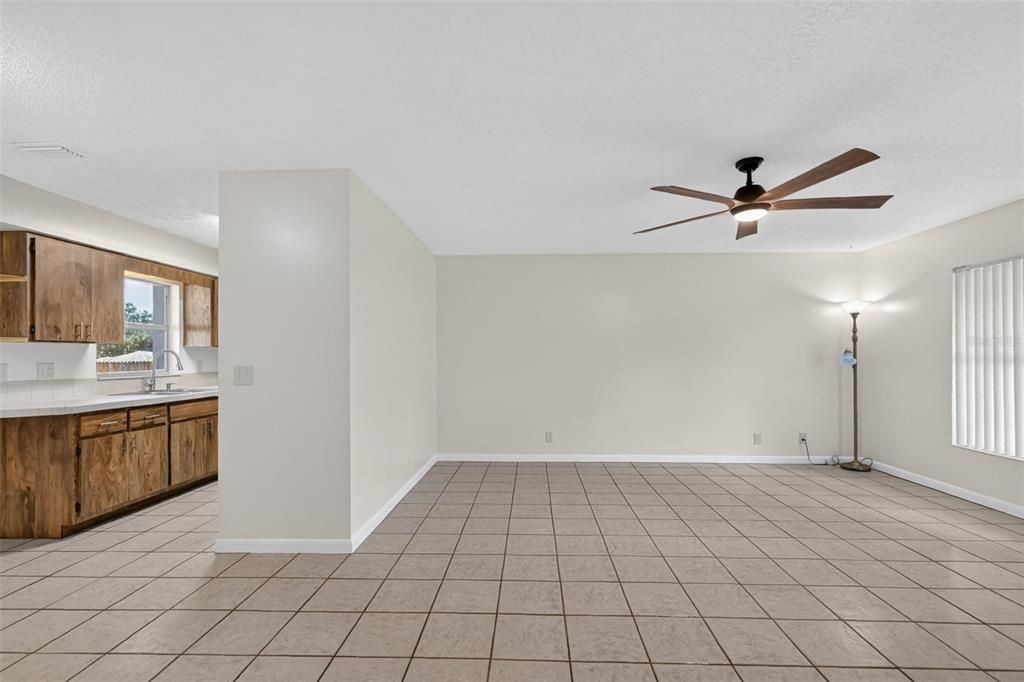 For Sale: $217,500 (3 beds, 1 baths, 1139 Square Feet)