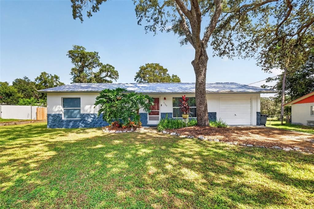 For Sale: $217,500 (3 beds, 1 baths, 1139 Square Feet)
