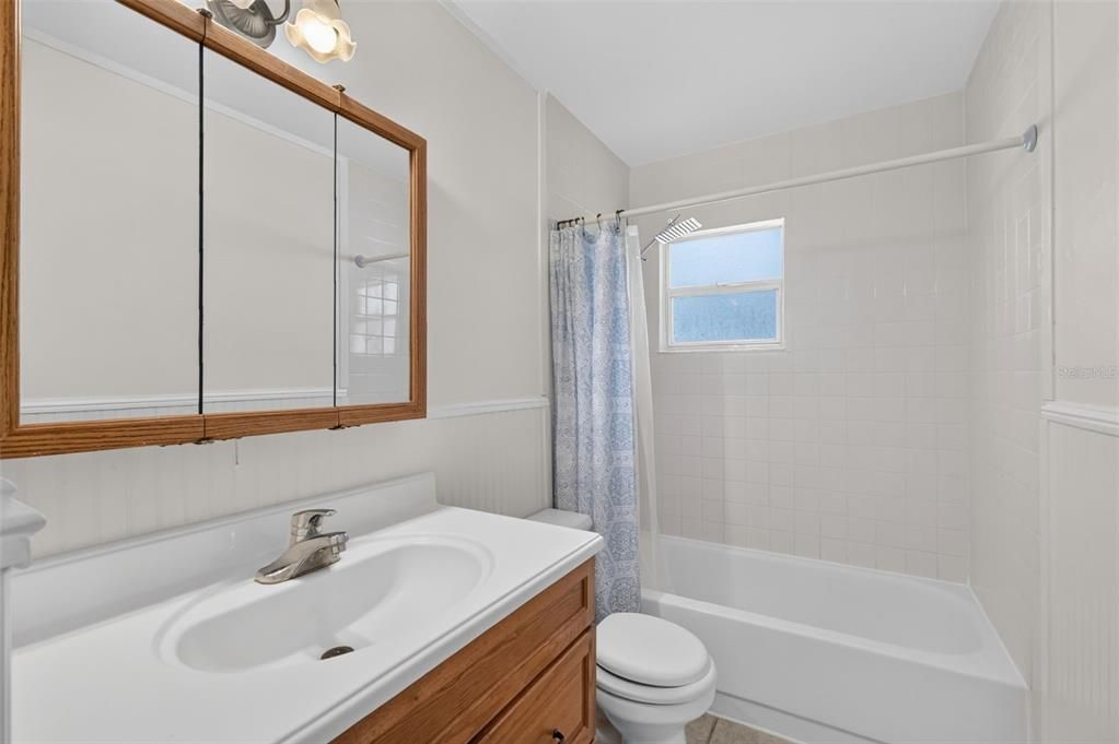 For Sale: $217,500 (3 beds, 1 baths, 1139 Square Feet)