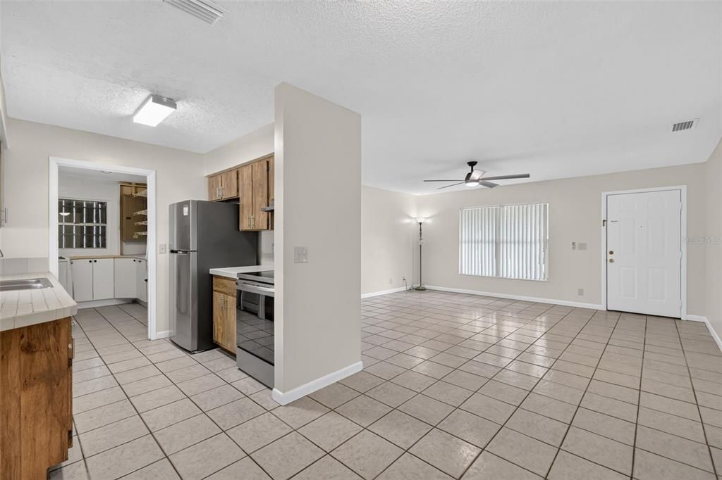 For Sale: $217,500 (3 beds, 1 baths, 1139 Square Feet)