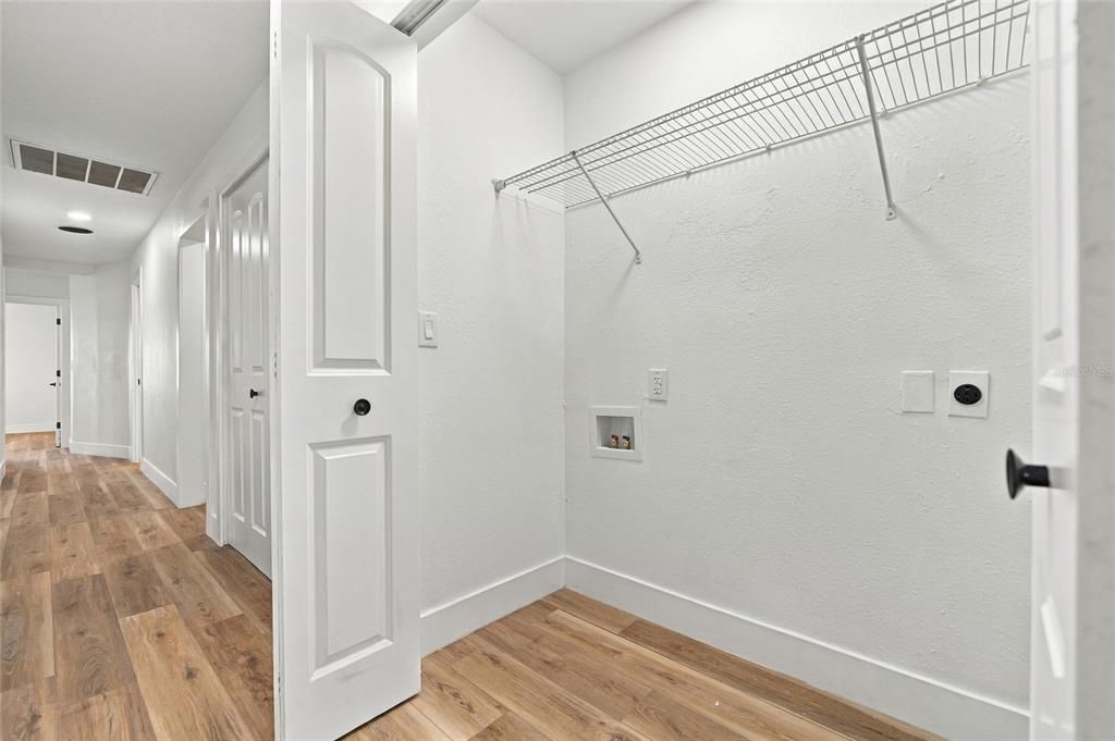 For Sale: $650,000 (5 beds, 2 baths, 3741 Square Feet)