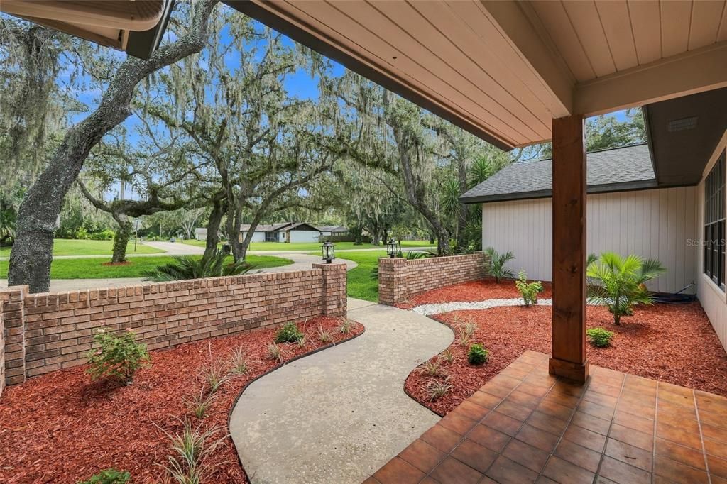 For Sale: $650,000 (5 beds, 2 baths, 3741 Square Feet)