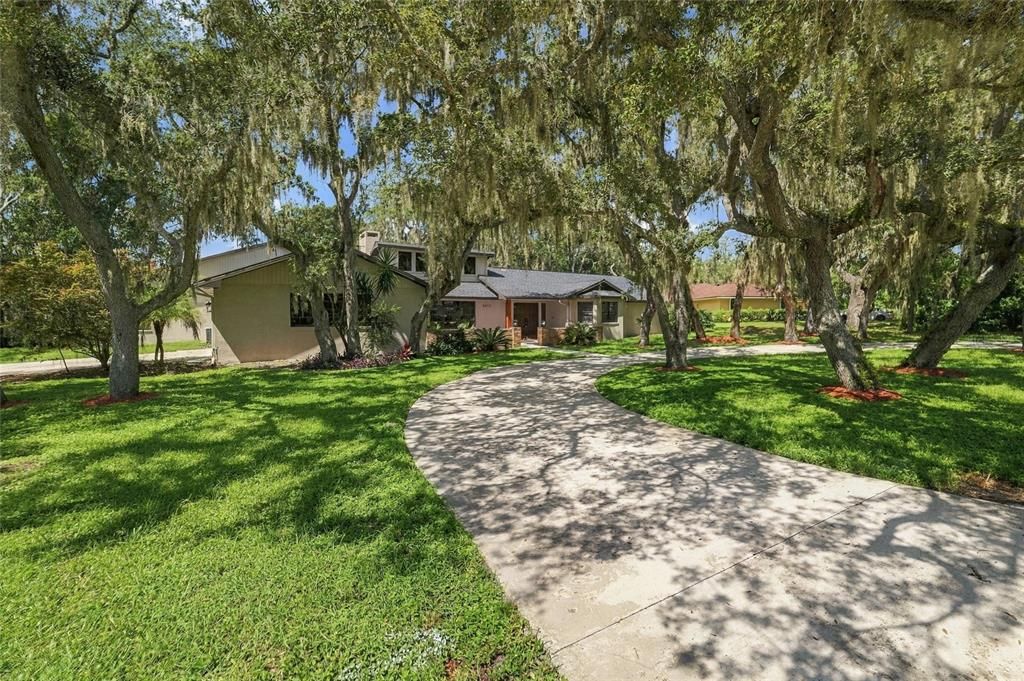 For Sale: $650,000 (5 beds, 2 baths, 3741 Square Feet)