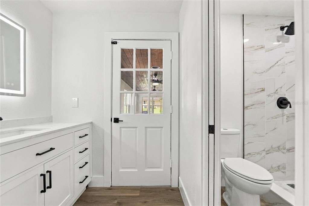 For Sale: $650,000 (5 beds, 2 baths, 3741 Square Feet)