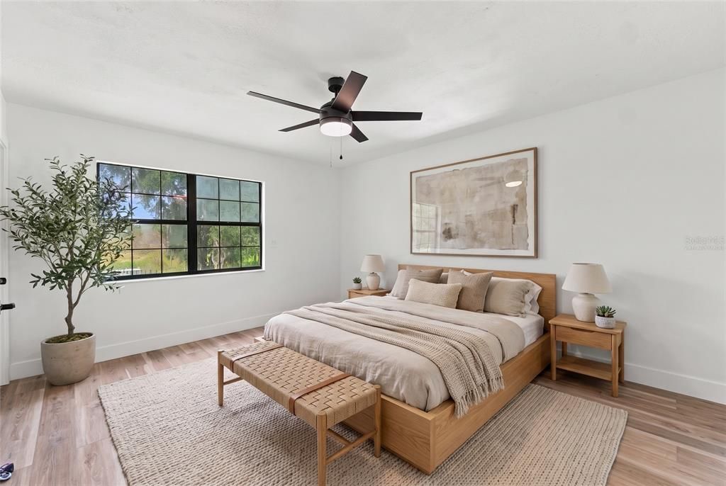 For Sale: $650,000 (5 beds, 2 baths, 3741 Square Feet)