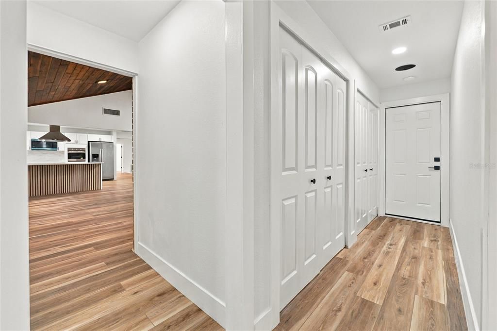 For Sale: $650,000 (5 beds, 2 baths, 3741 Square Feet)