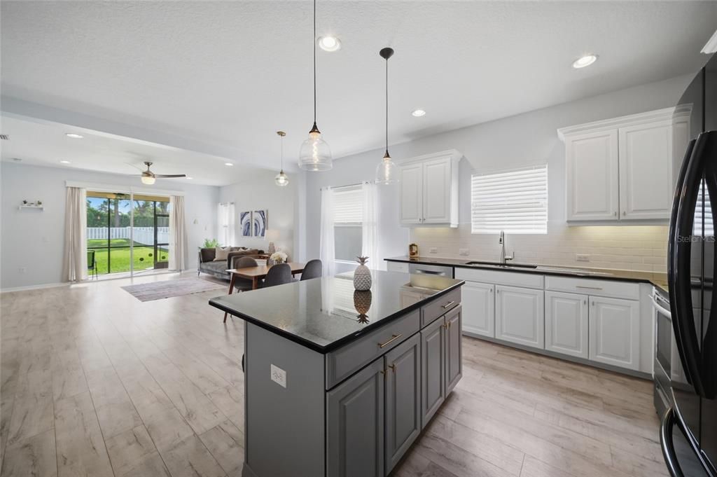 For Sale: $399,000 (3 beds, 2 baths, 1744 Square Feet)
