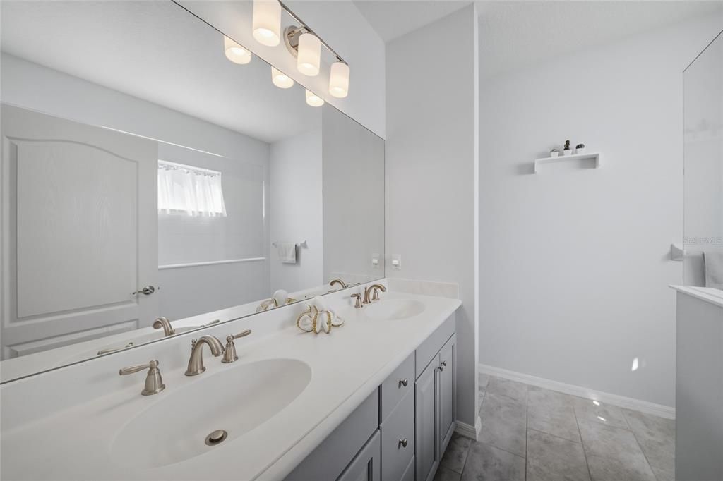 For Sale: $399,000 (3 beds, 2 baths, 1744 Square Feet)