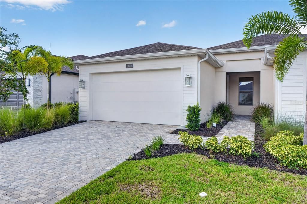 For Rent: $2,600 (3 beds, 2 baths, 1602 Square Feet)