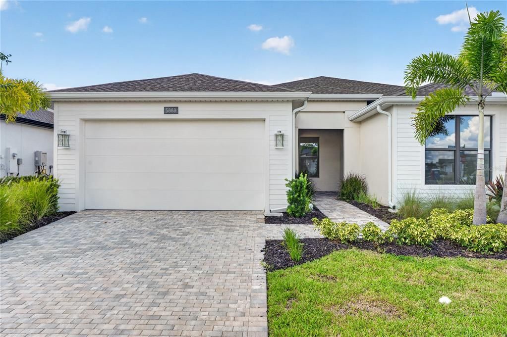 For Rent: $2,600 (3 beds, 2 baths, 1602 Square Feet)
