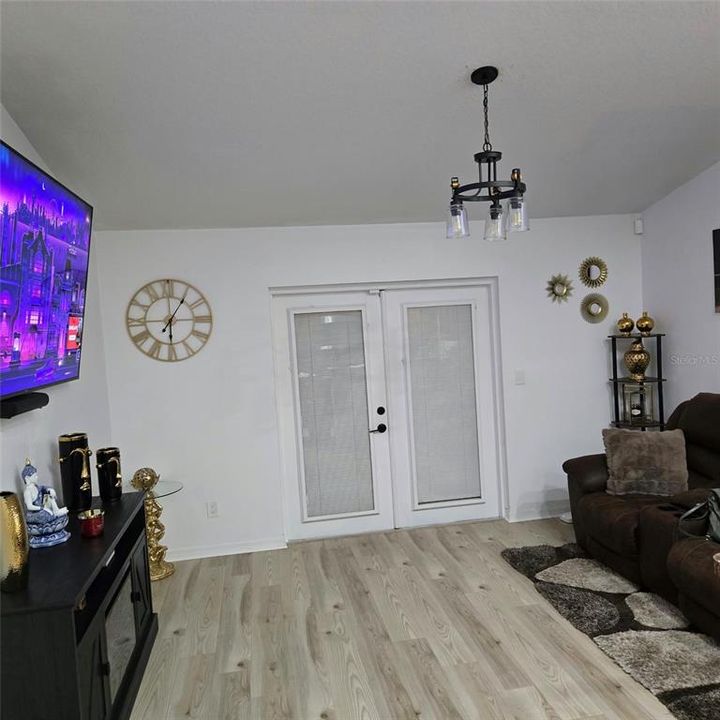 For Sale: $310,000 (3 beds, 2 baths, 1935 Square Feet)