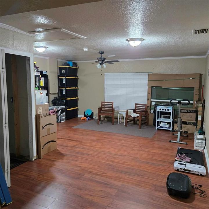 For Sale: $310,000 (3 beds, 2 baths, 1935 Square Feet)
