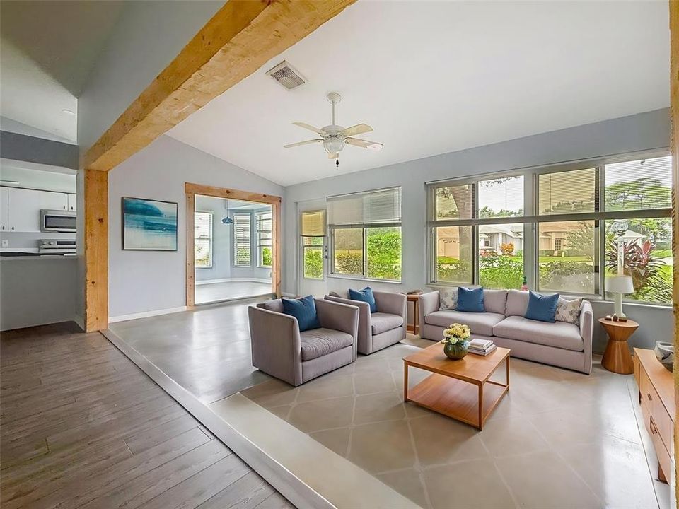 En Venta: $239,900 (2 camas, 2 baños, 1552 Pies cuadrados)
