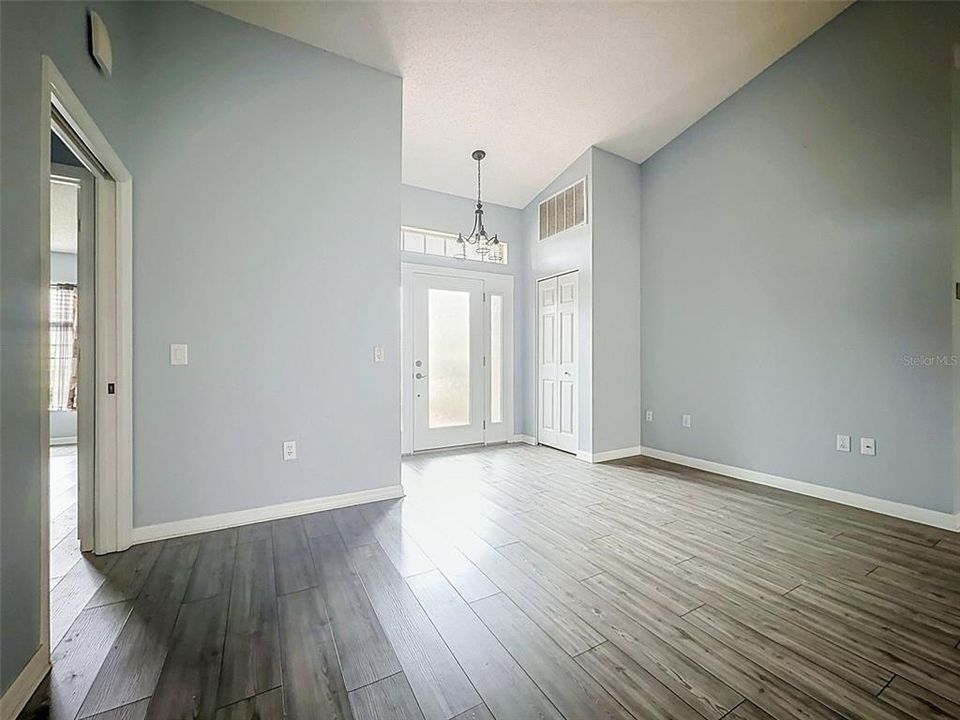 En Venta: $239,900 (2 camas, 2 baños, 1552 Pies cuadrados)