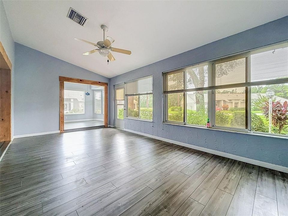 En Venta: $239,900 (2 camas, 2 baños, 1552 Pies cuadrados)