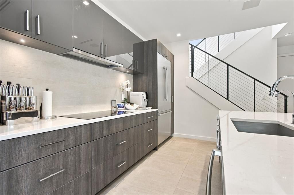 For Sale: $1,550,000 (3 beds, 2 baths, 2186 Square Feet)