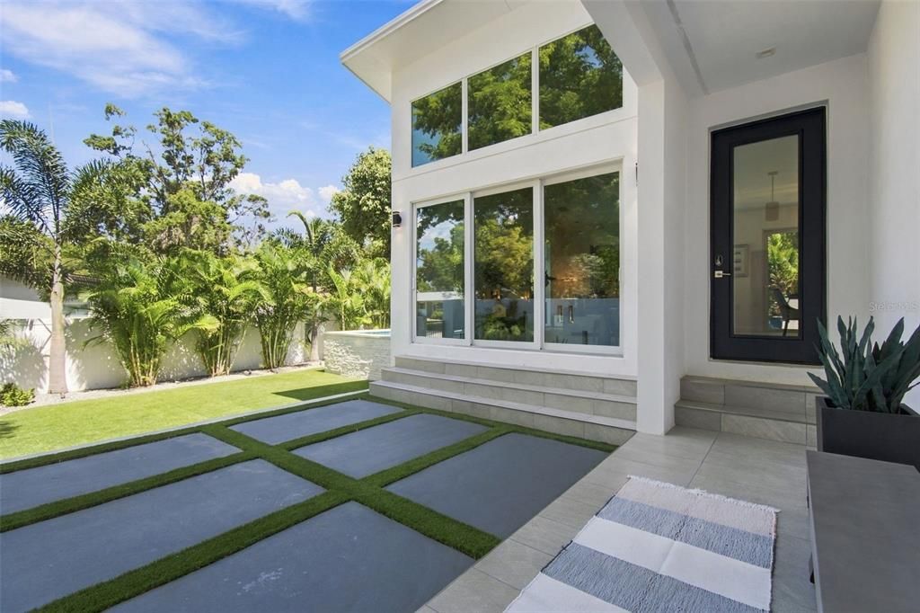 For Sale: $1,550,000 (3 beds, 2 baths, 2186 Square Feet)