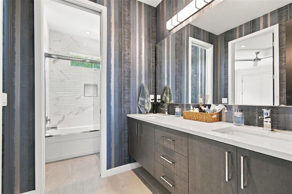 For Sale: $1,550,000 (3 beds, 2 baths, 2186 Square Feet)