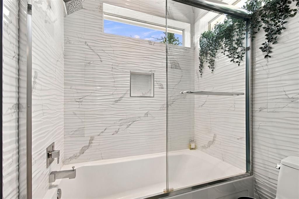For Sale: $1,550,000 (3 beds, 2 baths, 2186 Square Feet)