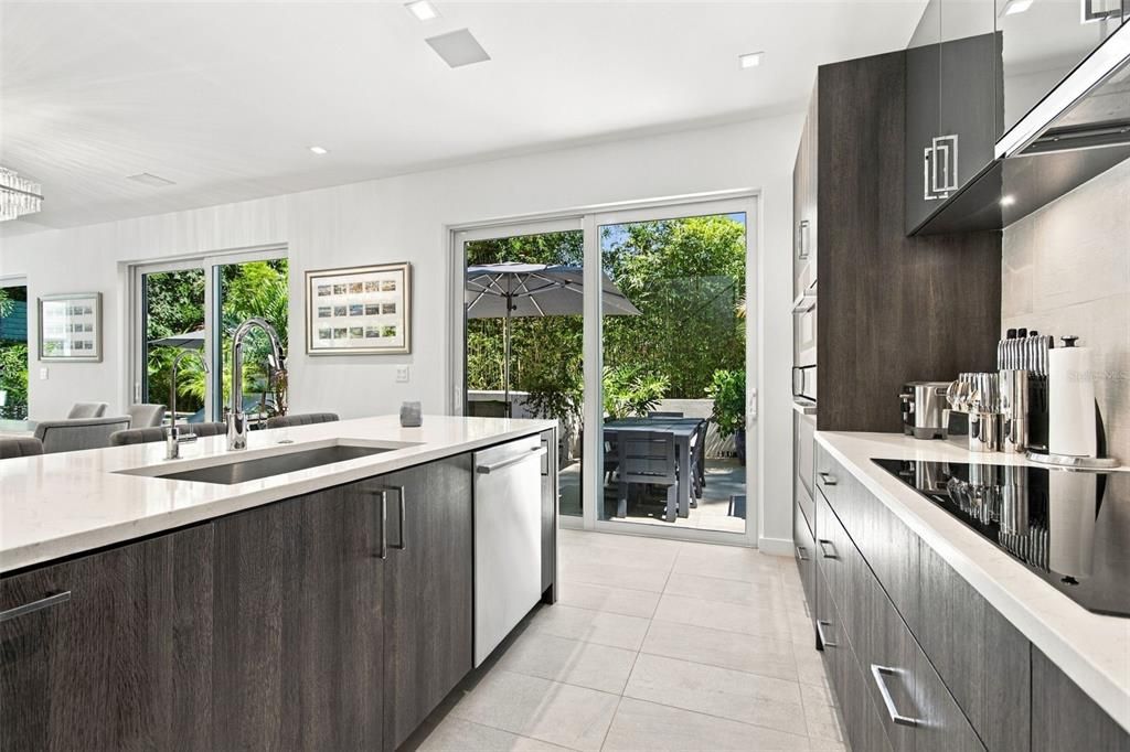 For Sale: $1,550,000 (3 beds, 2 baths, 2186 Square Feet)