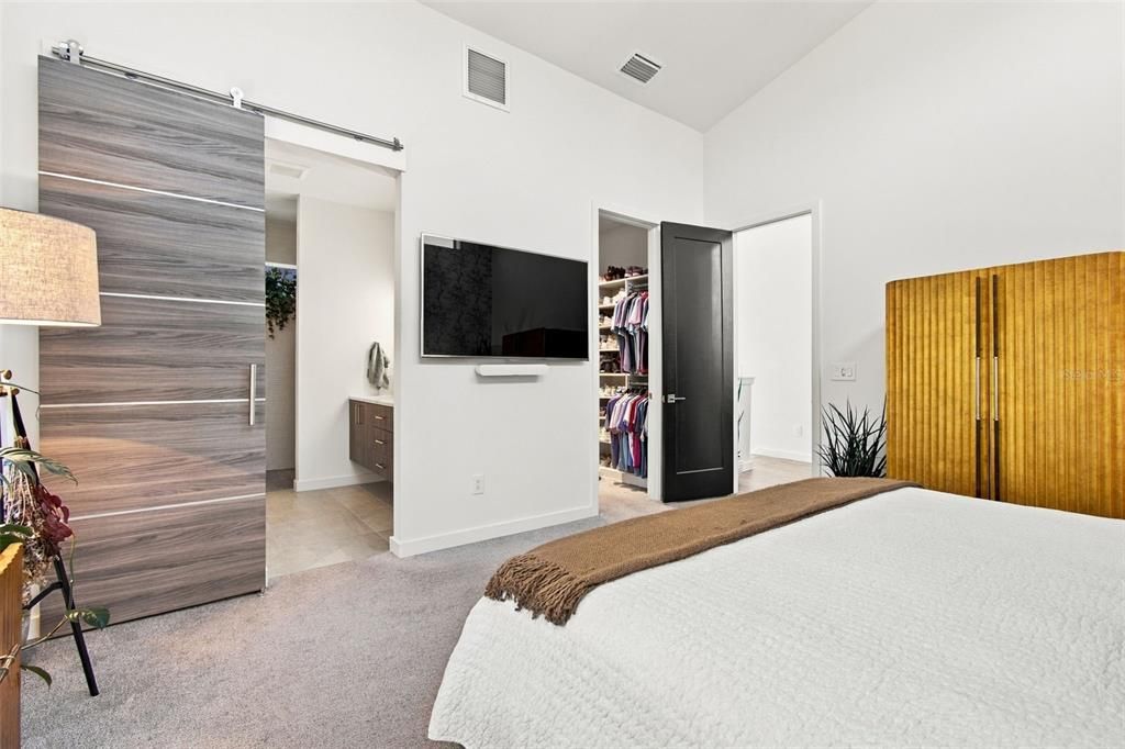 For Sale: $1,550,000 (3 beds, 2 baths, 2186 Square Feet)