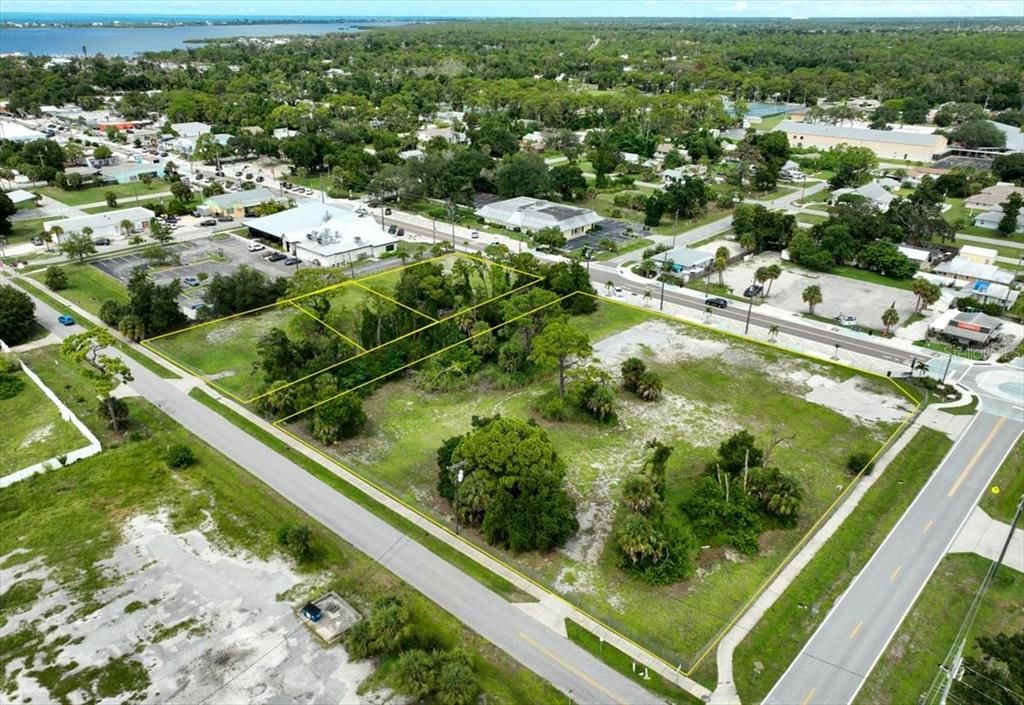 待售: $3,850,000 (2.24 acres)