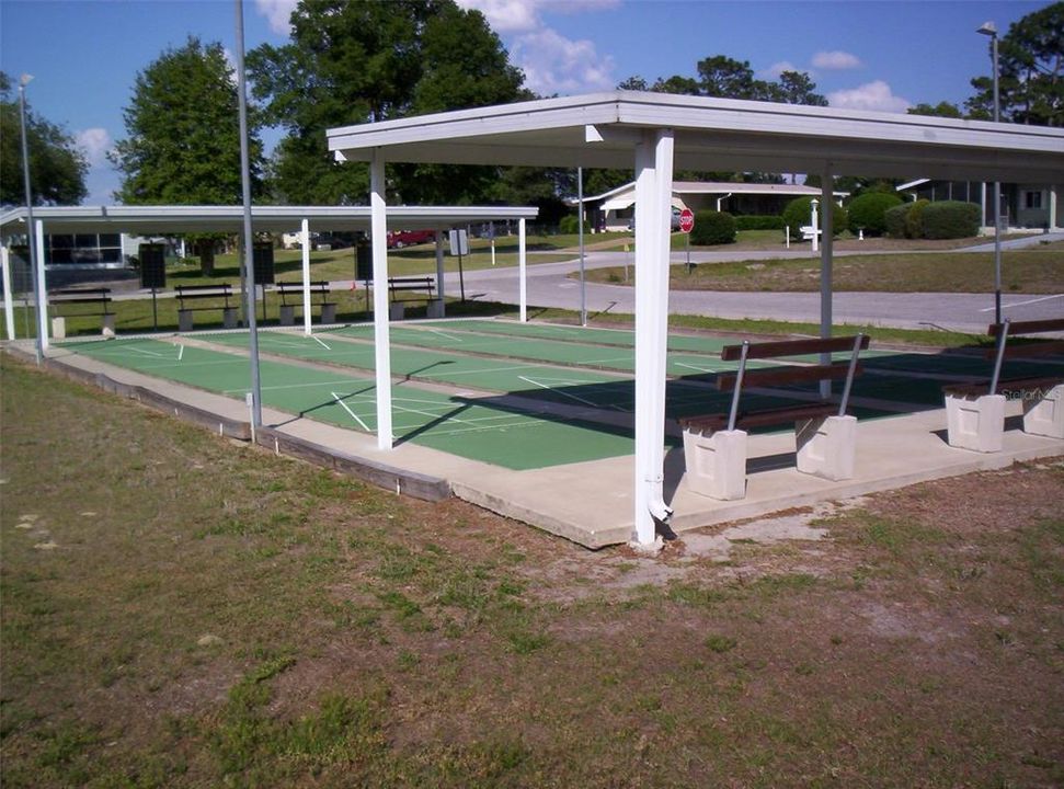 For Rent: $1,300 (2 beds, 1 baths, 864 Square Feet)