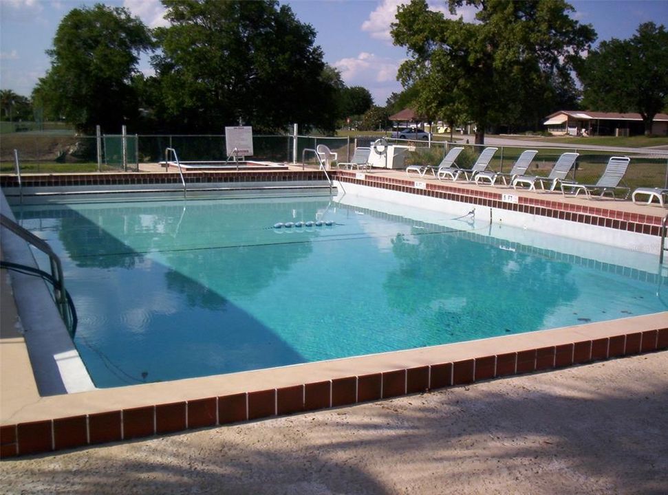 For Rent: $1,300 (2 beds, 1 baths, 864 Square Feet)