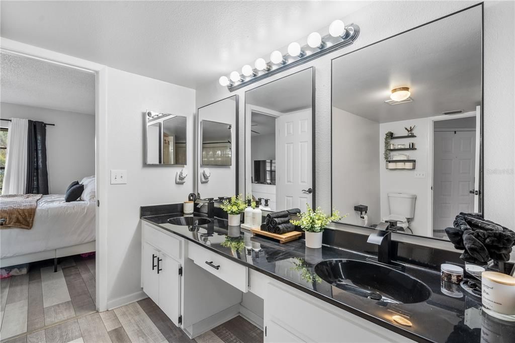На продажу: $225,000 (2 спален, 2 ванн, 1580 Квадратных фут)