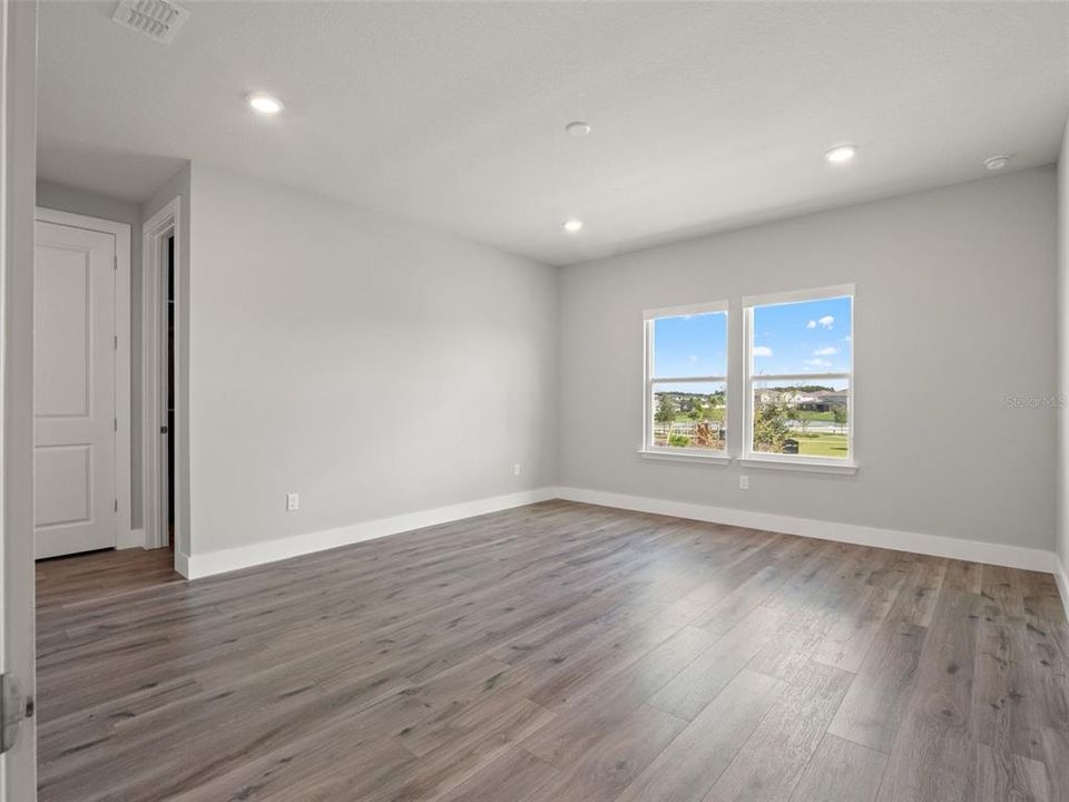 En Venta: $944,900 (5 camas, 4 baños, 3433 Pies cuadrados)