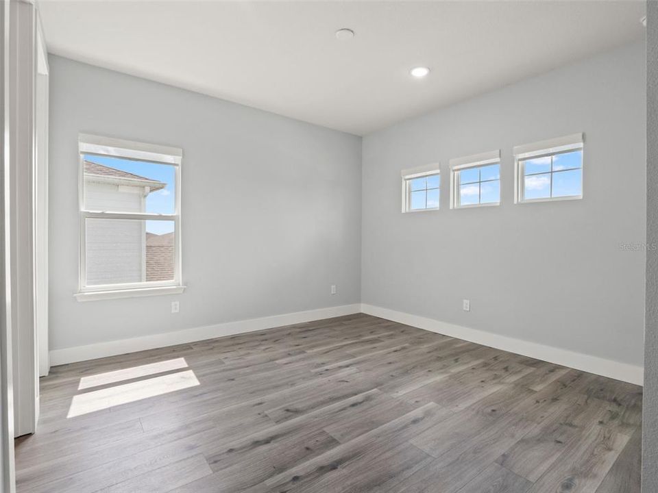 En Venta: $944,900 (5 camas, 4 baños, 3433 Pies cuadrados)