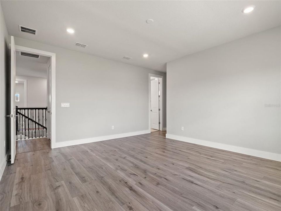 En Venta: $944,900 (5 camas, 4 baños, 3433 Pies cuadrados)