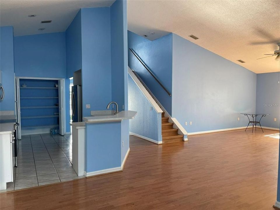 For Sale: $289,900 (3 beds, 2 baths, 1842 Square Feet)