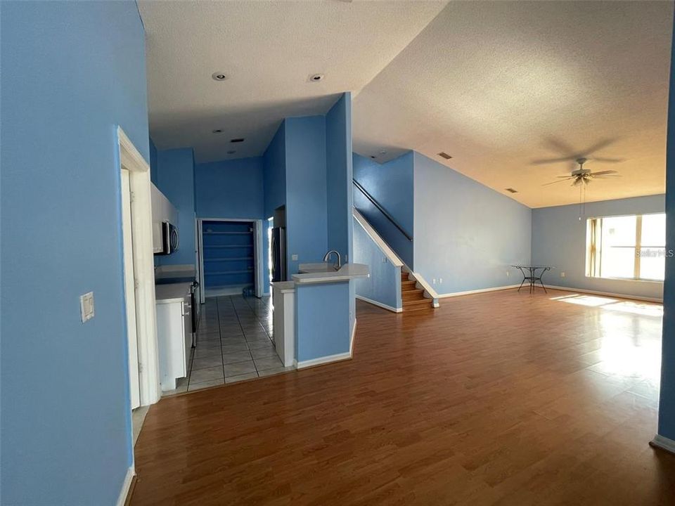 For Sale: $289,900 (3 beds, 2 baths, 1842 Square Feet)