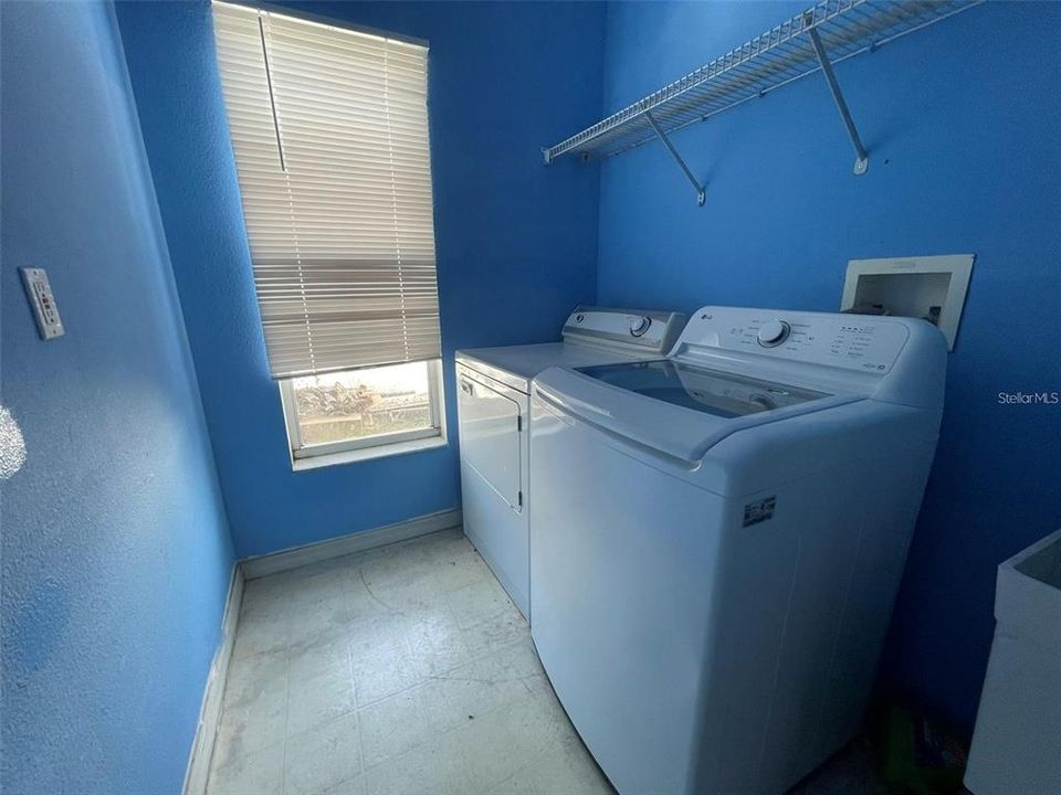 For Sale: $289,900 (3 beds, 2 baths, 1842 Square Feet)