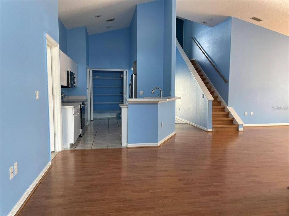 For Sale: $289,900 (3 beds, 2 baths, 1842 Square Feet)