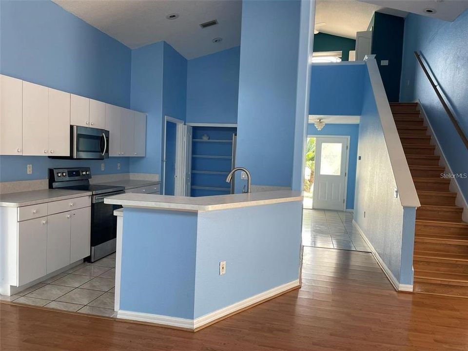 For Sale: $289,900 (3 beds, 2 baths, 1842 Square Feet)