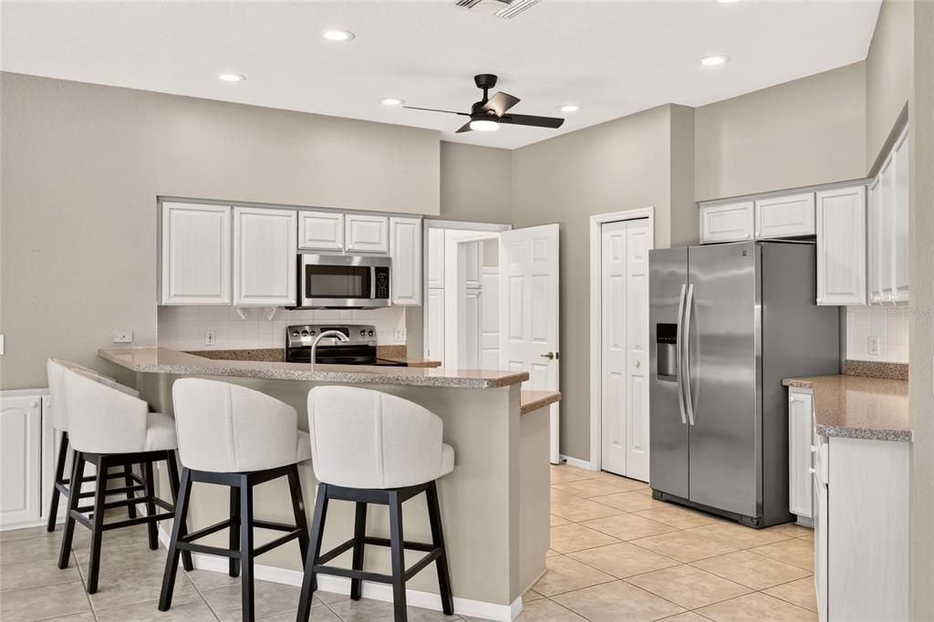 For Sale: $530,000 (3 beds, 3 baths, 2830 Square Feet)