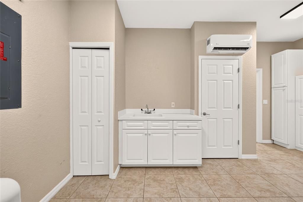 For Sale: $530,000 (3 beds, 3 baths, 2830 Square Feet)
