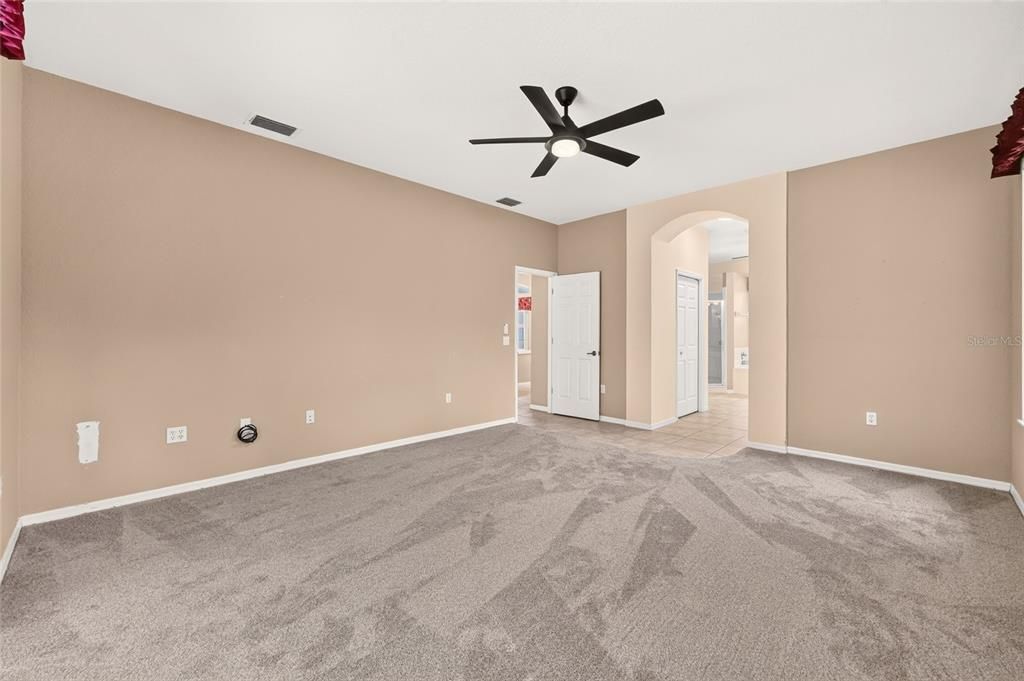 For Sale: $530,000 (3 beds, 3 baths, 2830 Square Feet)
