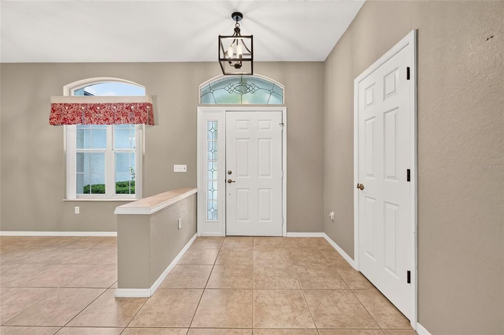 For Sale: $530,000 (3 beds, 3 baths, 2830 Square Feet)