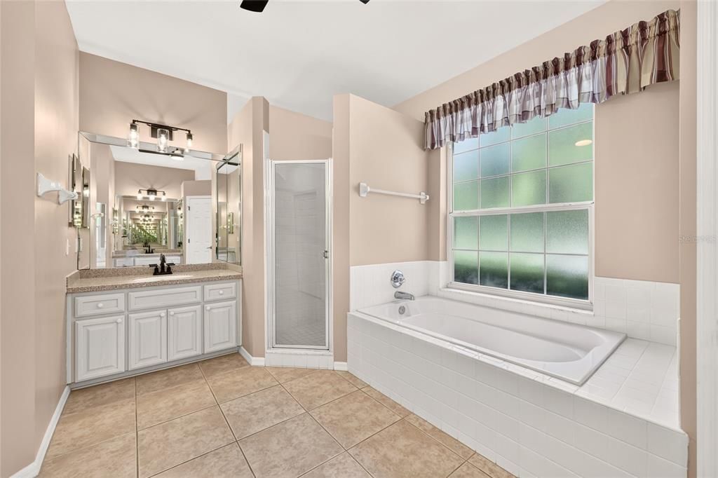 For Sale: $530,000 (3 beds, 3 baths, 2830 Square Feet)